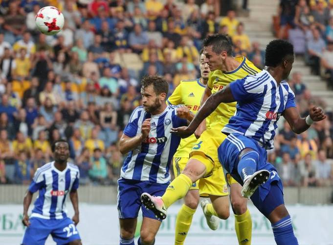 芬兰球员在比赛中展现强大实力 芬兰球员在比赛中展现强大实力