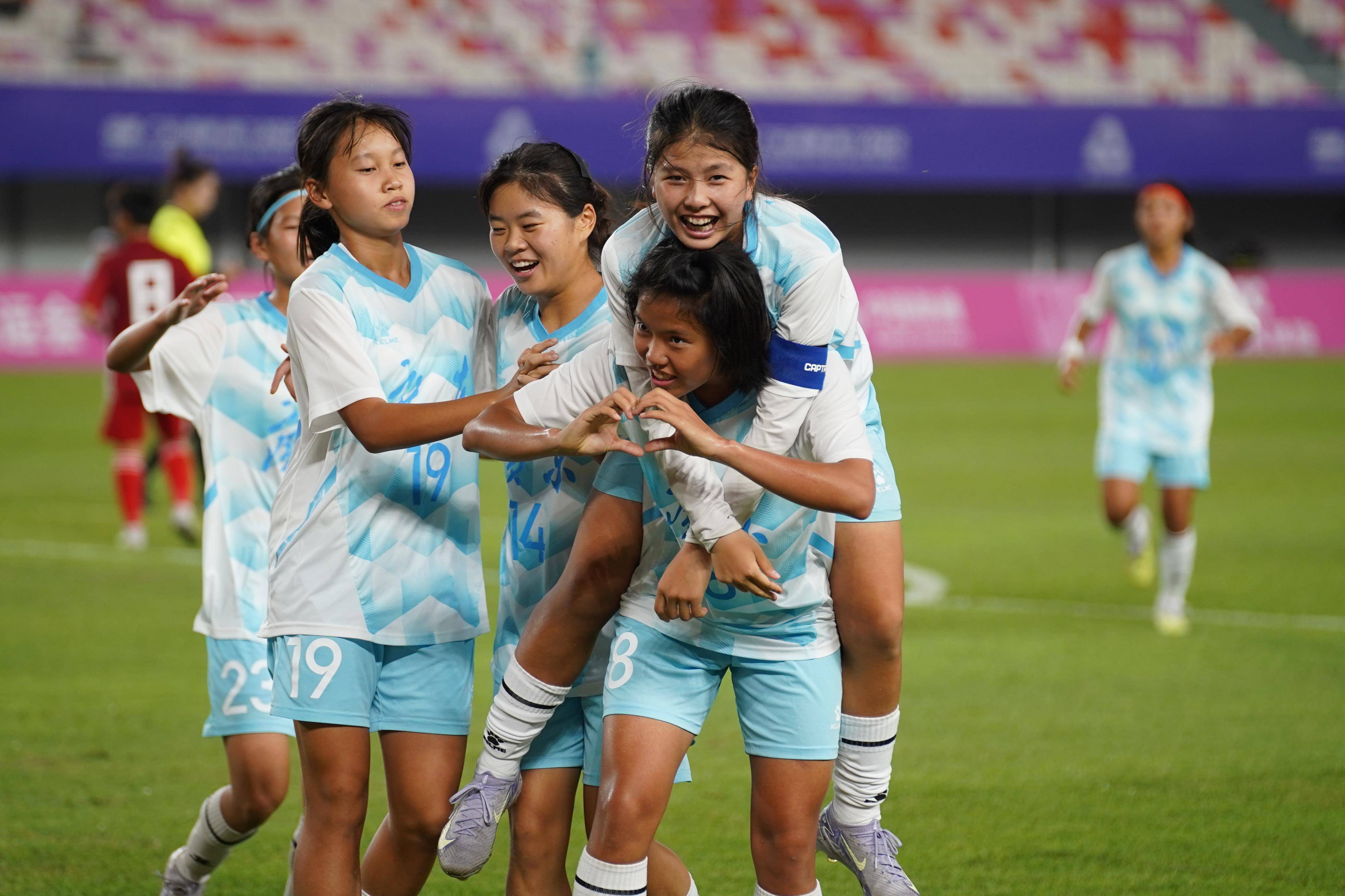 中国女足队员备战有方,赢取胜利的简单介绍 中国女足队员备战有方,赢取胜利的简单介绍