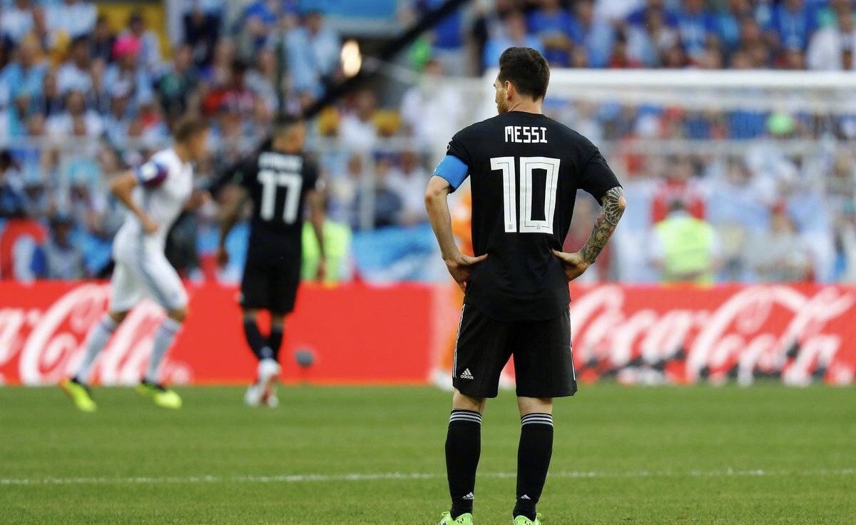 冰岛队主力受伤难挡，客场防线崩溃遭遇惨败的简单介绍