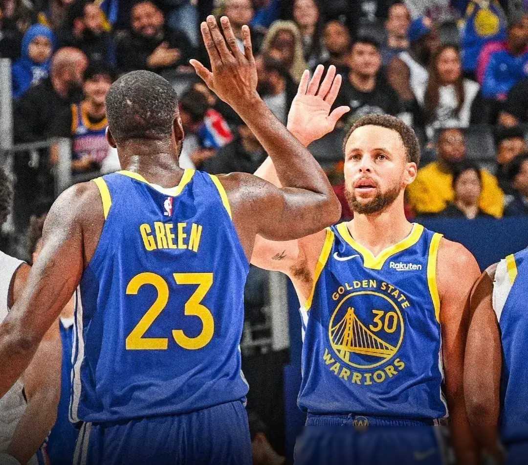 开云体育下载-勇士队实力碾压对手，大比分获胜