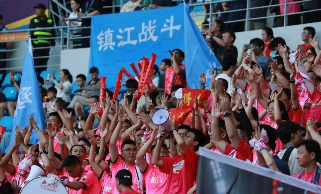 开云体育APP下载-热门球队磨刀霍霍，冲击胜利的机会