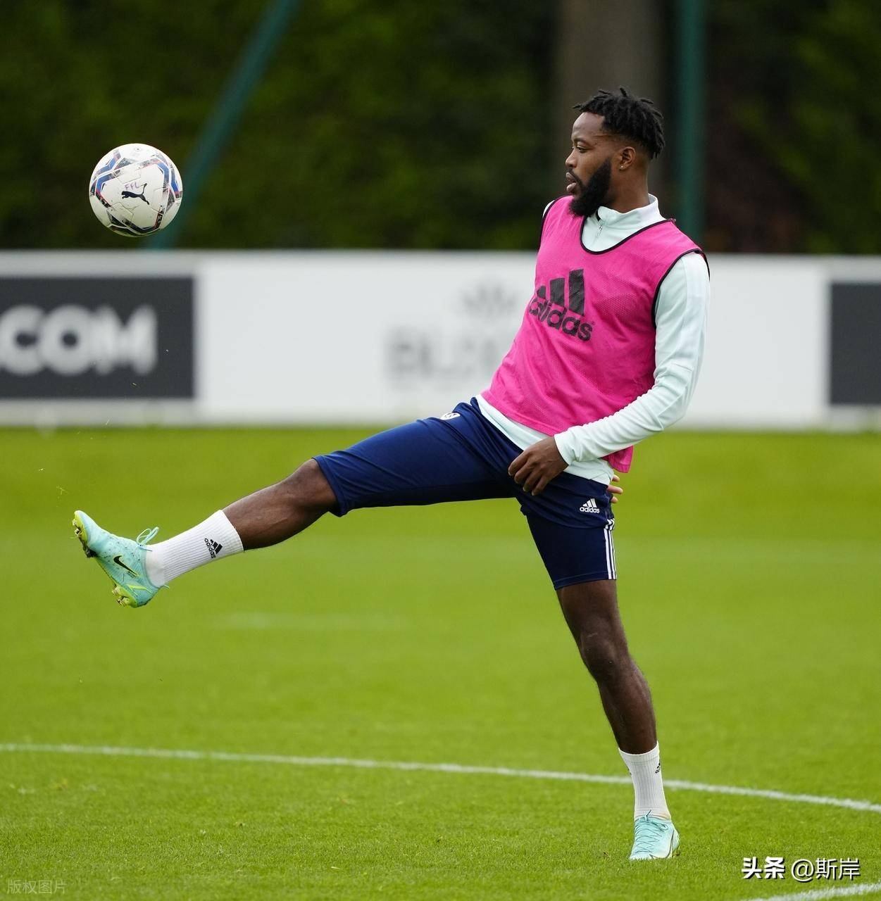 切尔西客场击败富勒姆,保持领先 切尔西客场击败富勒姆,保持领先