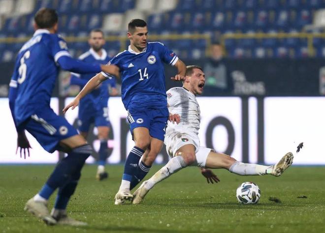 开云体育平台APP-关于欧预赛精彩纷呈，赛场激战令人着迷的信息