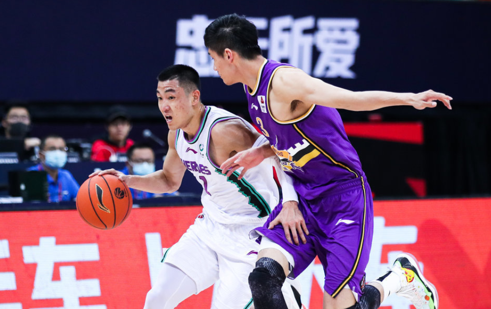 广州队鏖战尼克斯，陶汉林状态火热